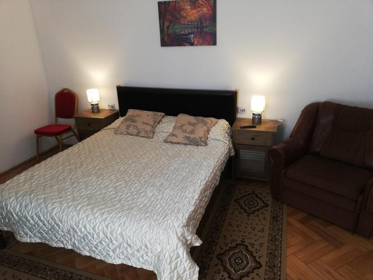 Casa Bucur Hotel Tirgu Ocna Bagian luar foto