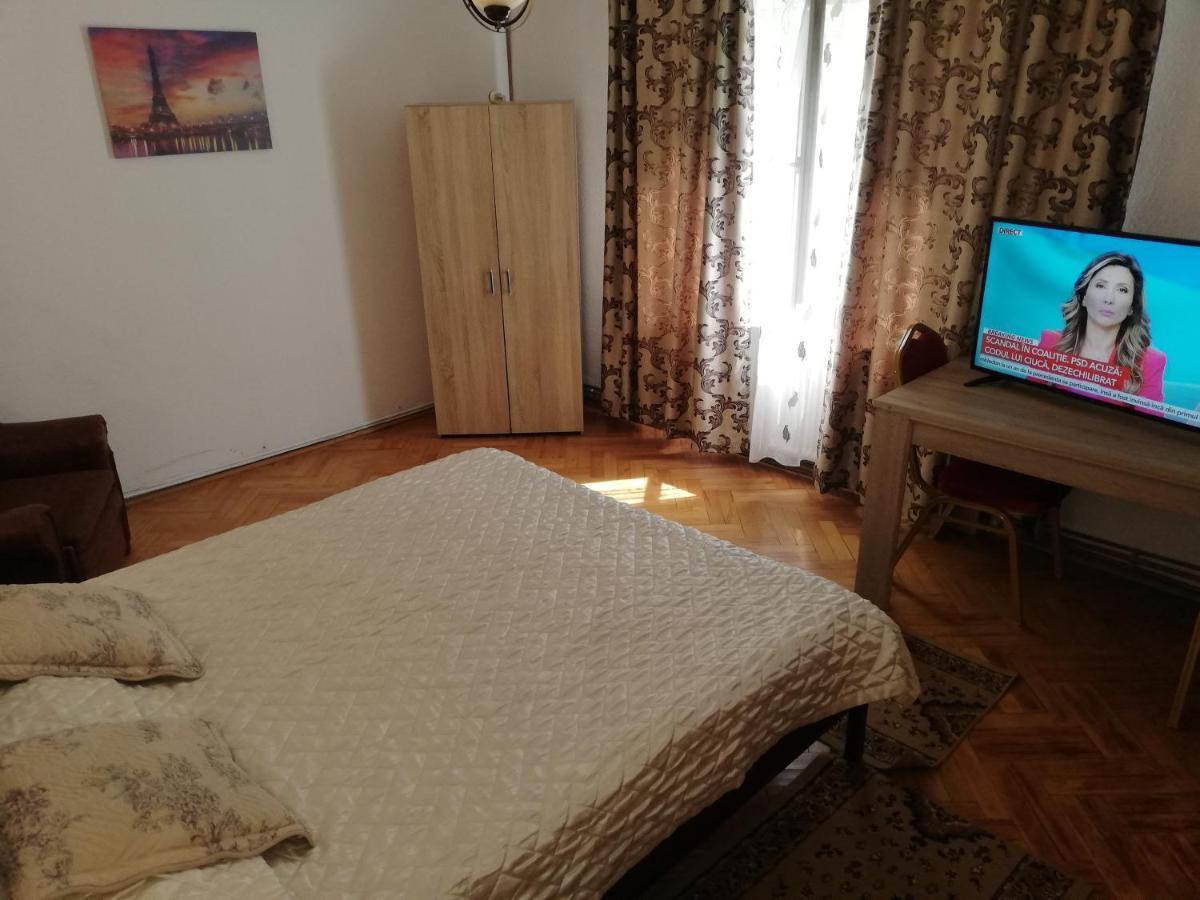 Casa Bucur Hotel Tirgu Ocna Bagian luar foto